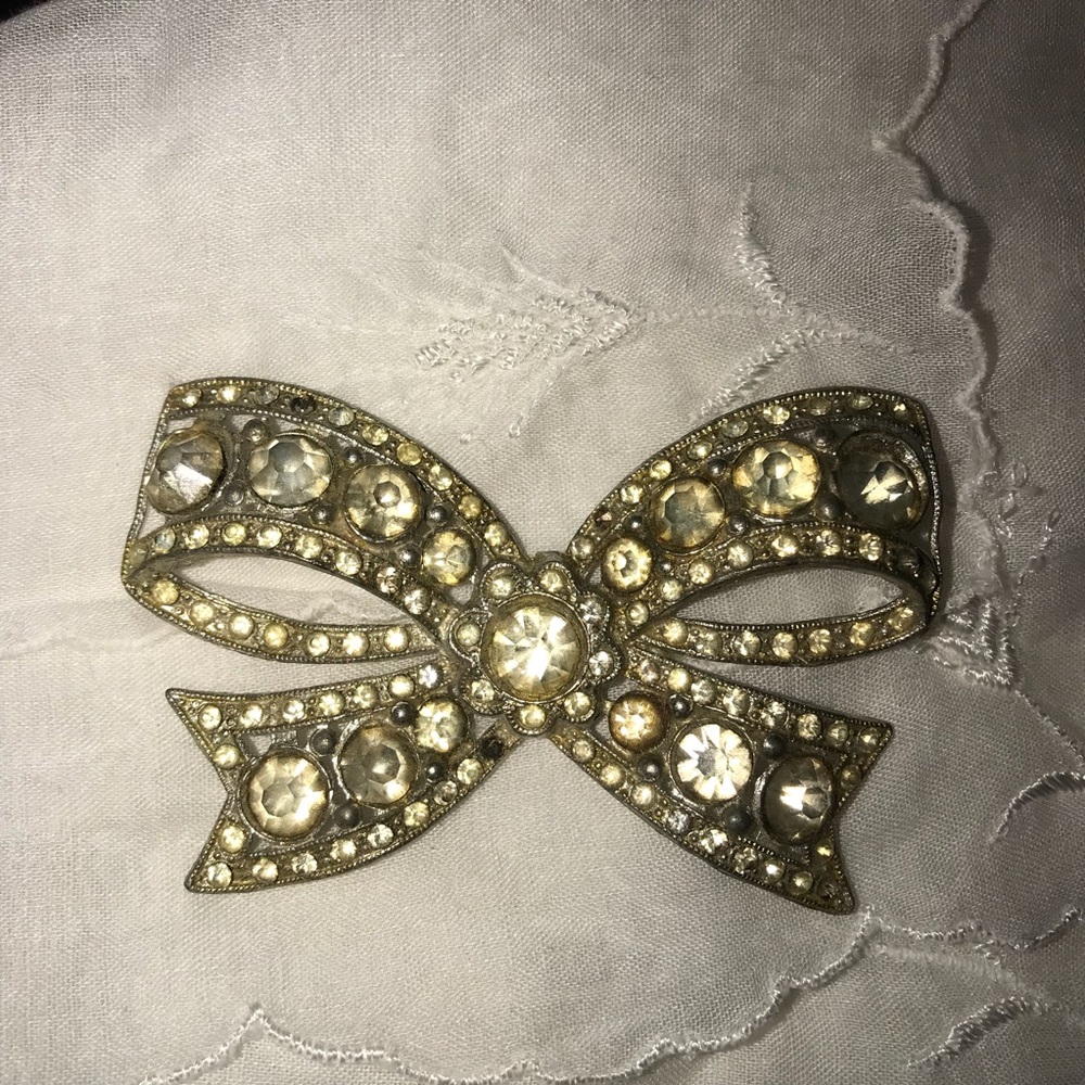 Bow Brooch